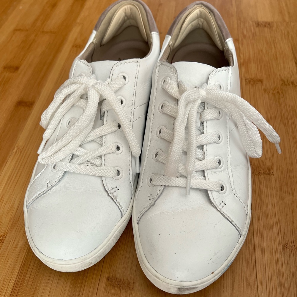 Naturalizer Morrison 2.0 lace up sneaker